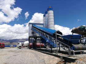 免基礎(chǔ)HZS180型混凝土攪拌站